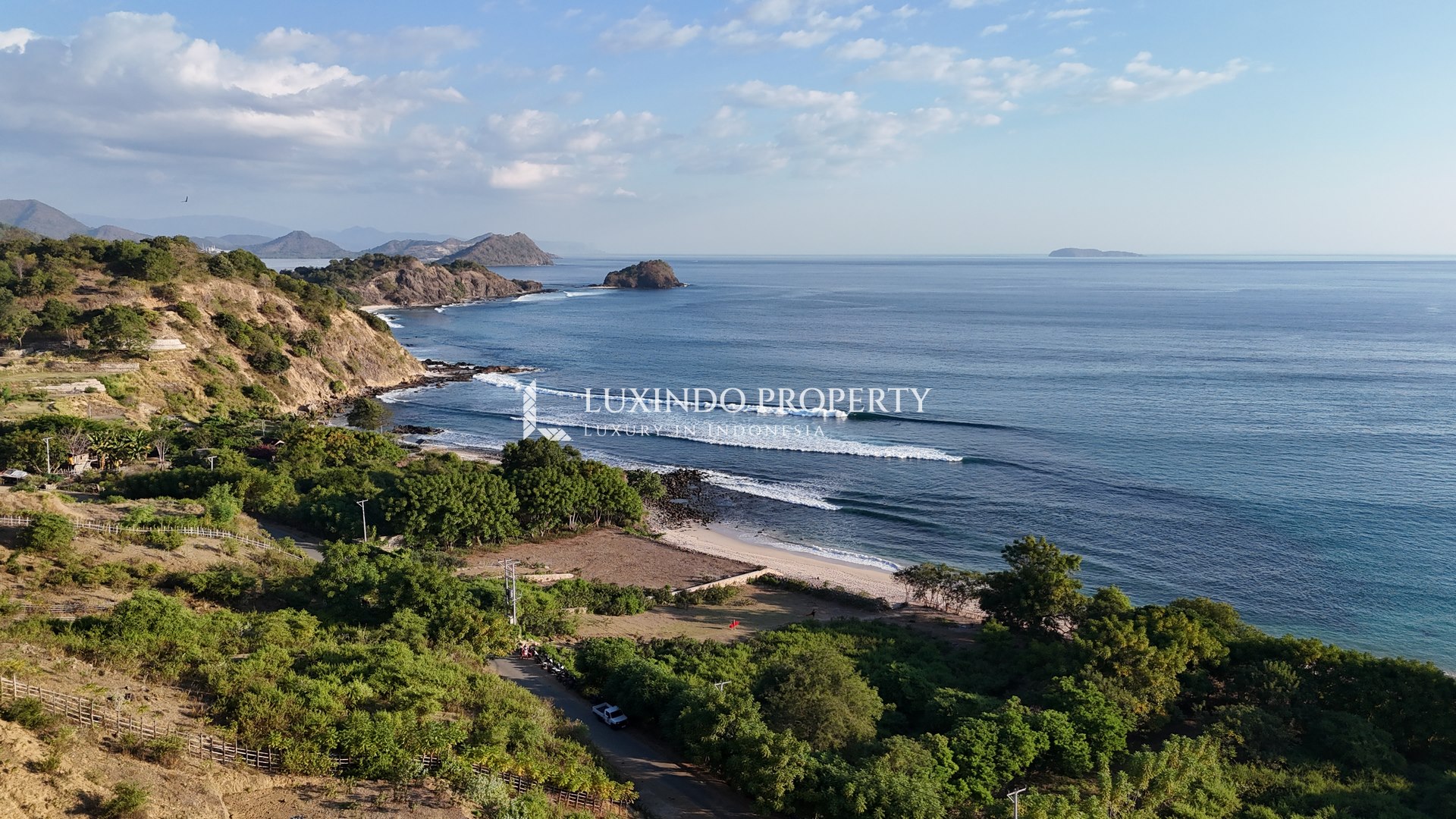 MORO BEACH - ABSOLUTE PRIME BEACHFRONT LAND IN WEST SUMBAWA (FHL627)